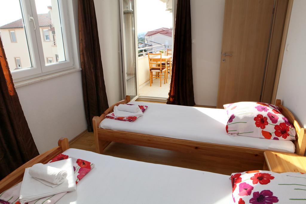 Karlo Apartment Kastela